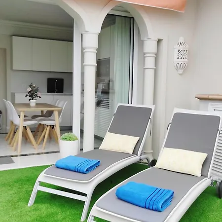 Luxury Apartment, Comfort And Relax, Views Of The Pool *