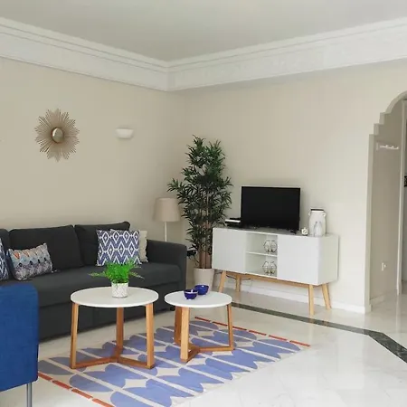Luxury Apartment, Comfort And Relax, Views Of The Pool شقة *